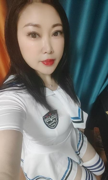 制服丰满少妇
