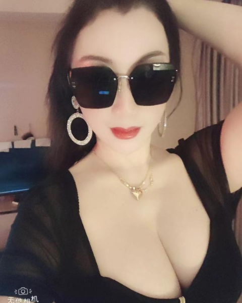 越秀气质美女丽莎