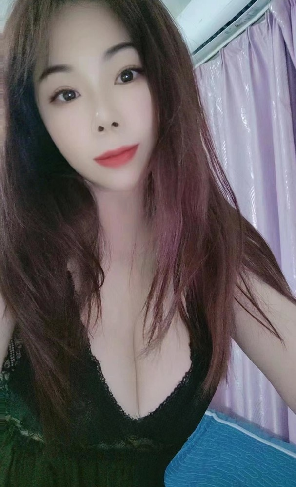 秘书装轩轩