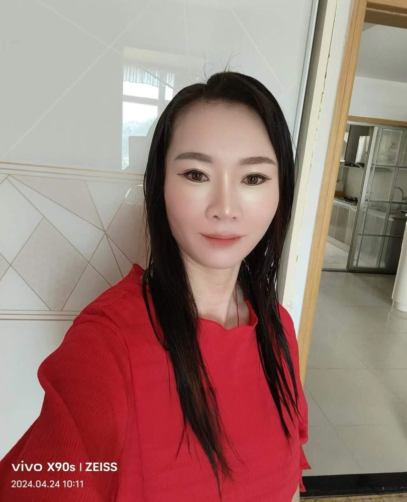 骚气十足的美少妇