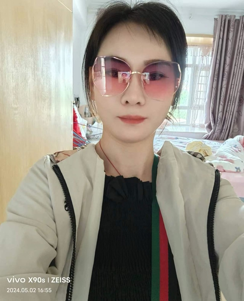 骚气十足的美少妇