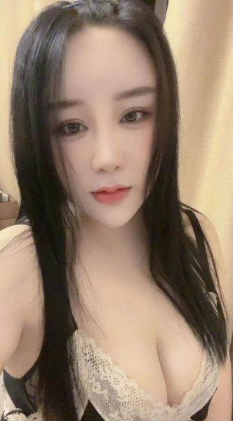 二刷大胸瑜伽苹果姐姐