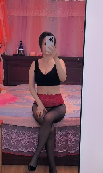 建业服务型少妇