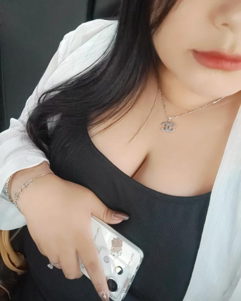 超爱的巨胸妹妹