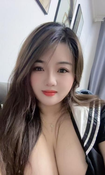 大胸妹子