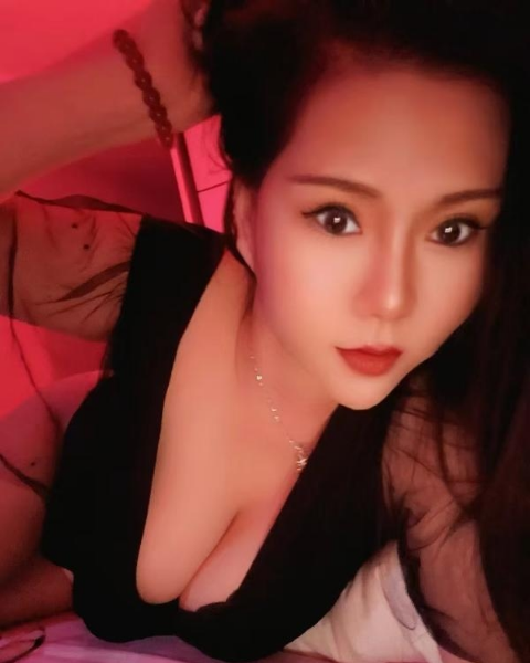 大奶骚货