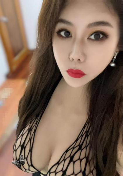 广州大肉弹翘臀妹子