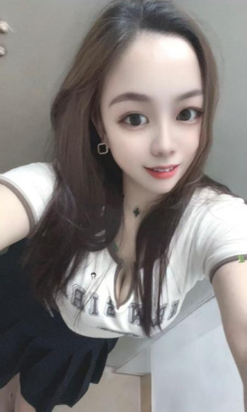 服务系舌吻骚妇