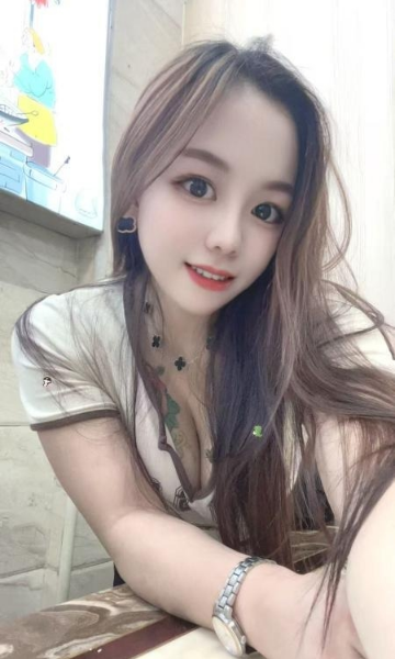 服务系舌吻骚妇