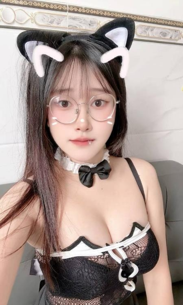 南山眼镜女友感悠然