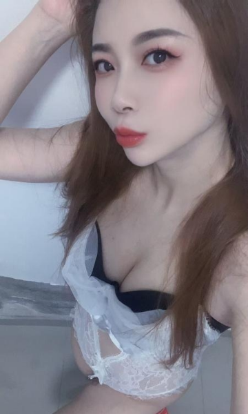黄埔翘腚优优