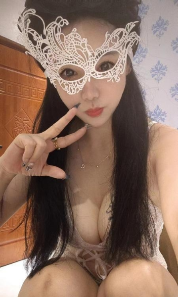 可舌吻69的艳舞女王