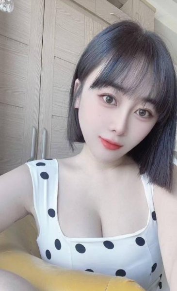 短发御姐艾琳