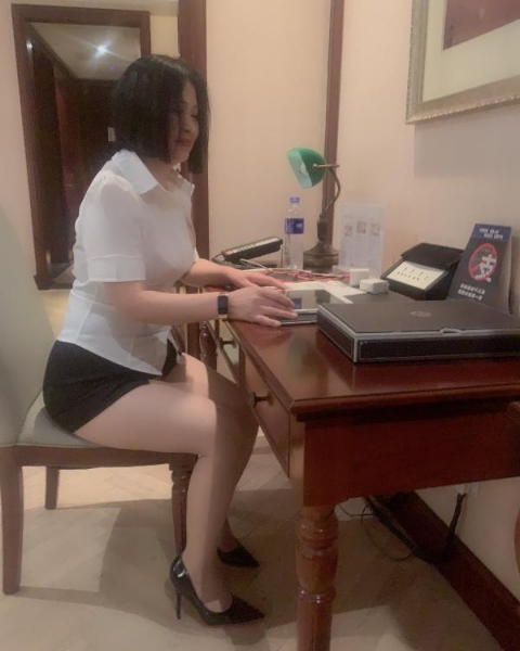 巨臀三通熟女