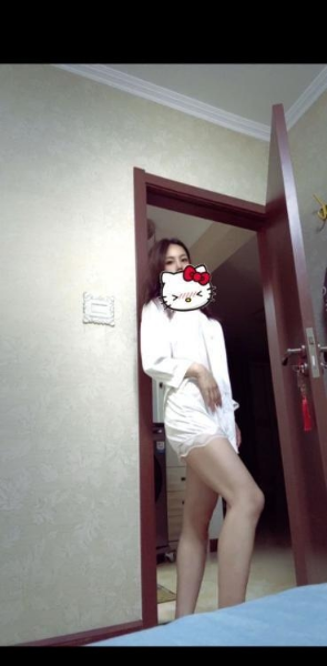 市区美丽性感小姐姐
