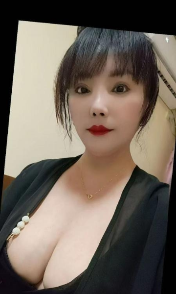 风韵巨乳少妇