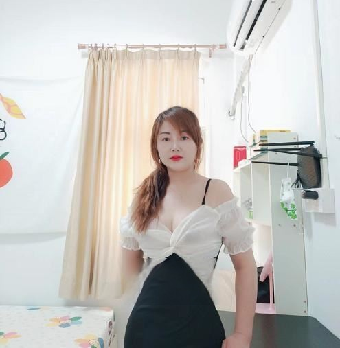 风情少妇喵喵