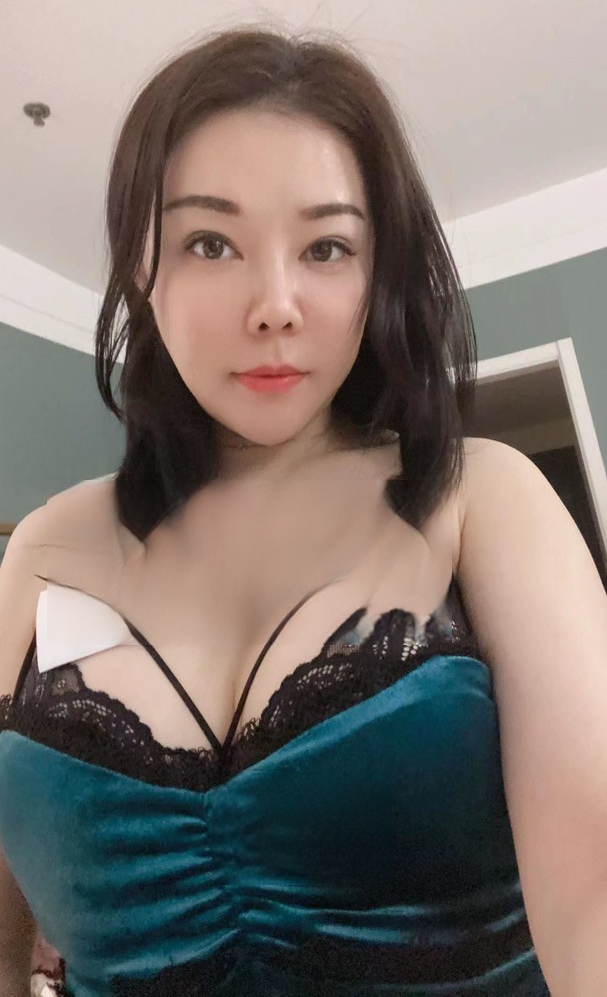 新街口肥鲍少妇