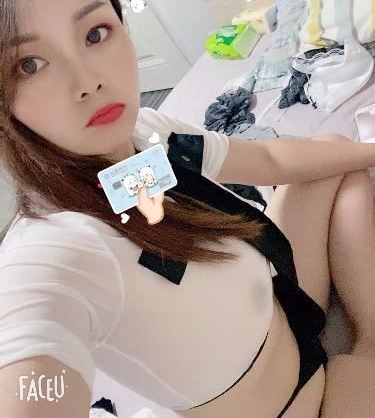丰满迷人艳妇