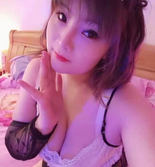 大胸风骚女贝贝
