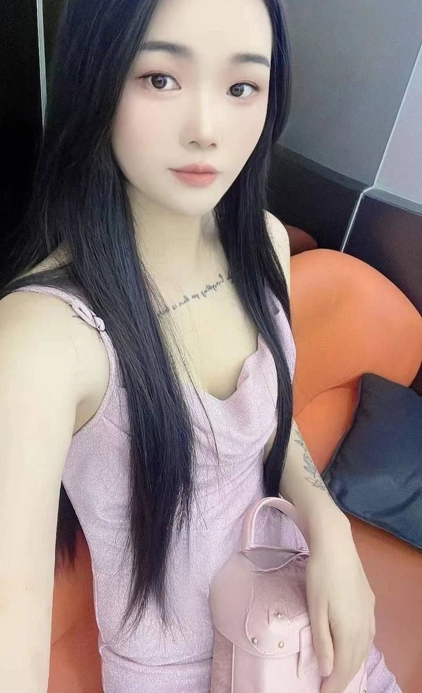 塔子湖漂亮纹身妹妹