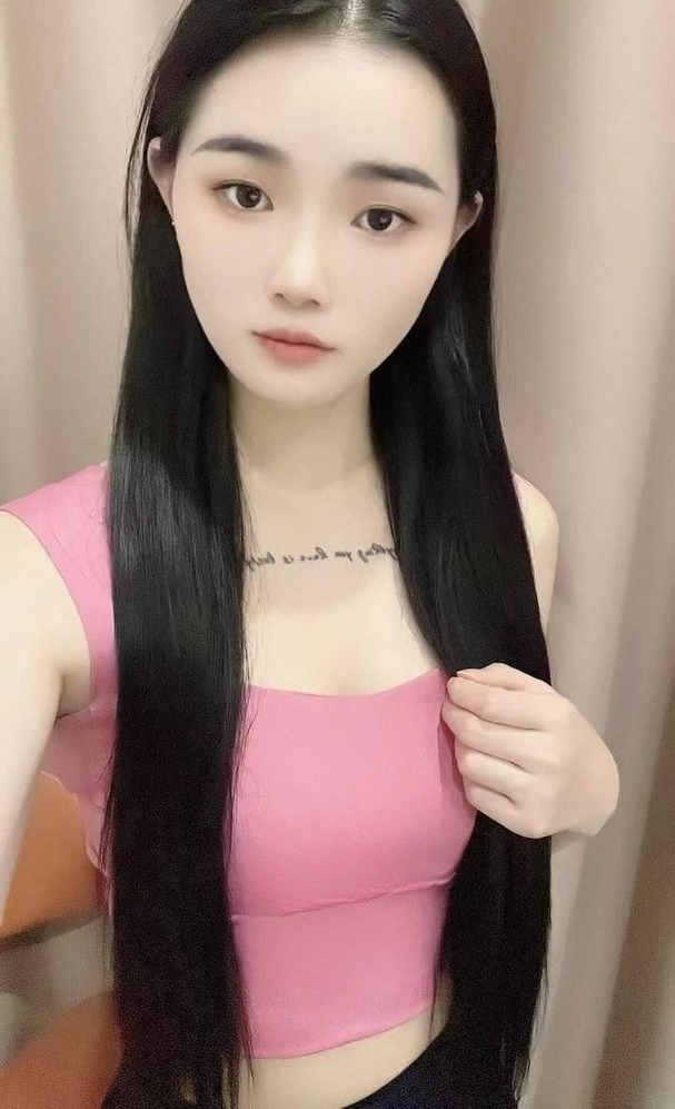 塔子湖漂亮纹身妹妹