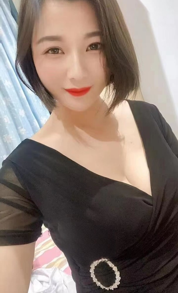 熟女C胸少妇