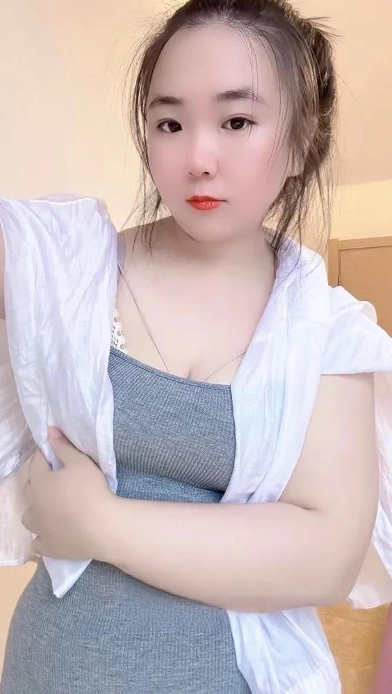 丰满小少妇