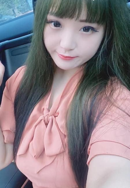 鞍山胸大妹子