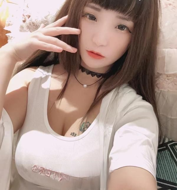 鞍山胸大妹子