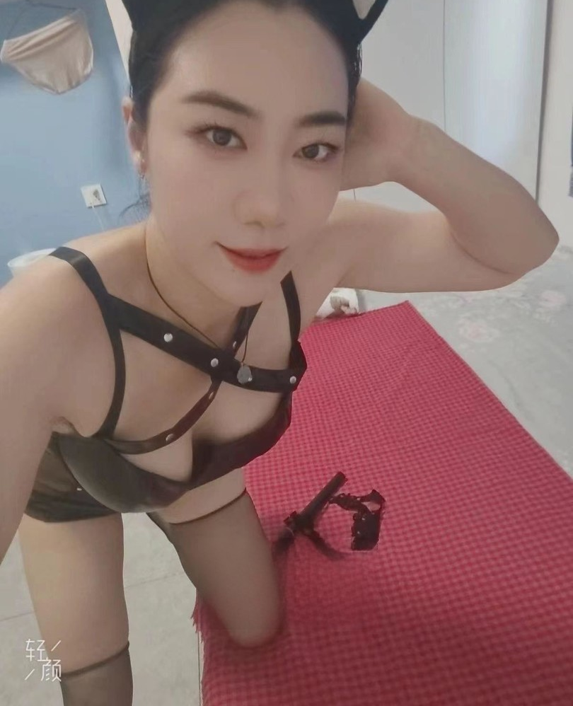 全能一线天少妇