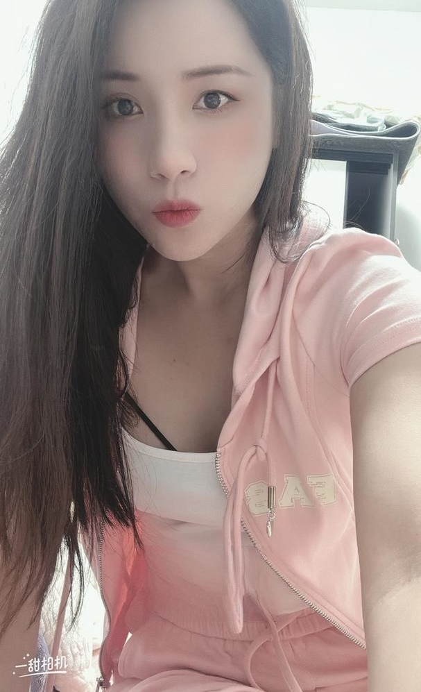 白嫩大熊苗条少妇