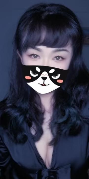 苗条少妇