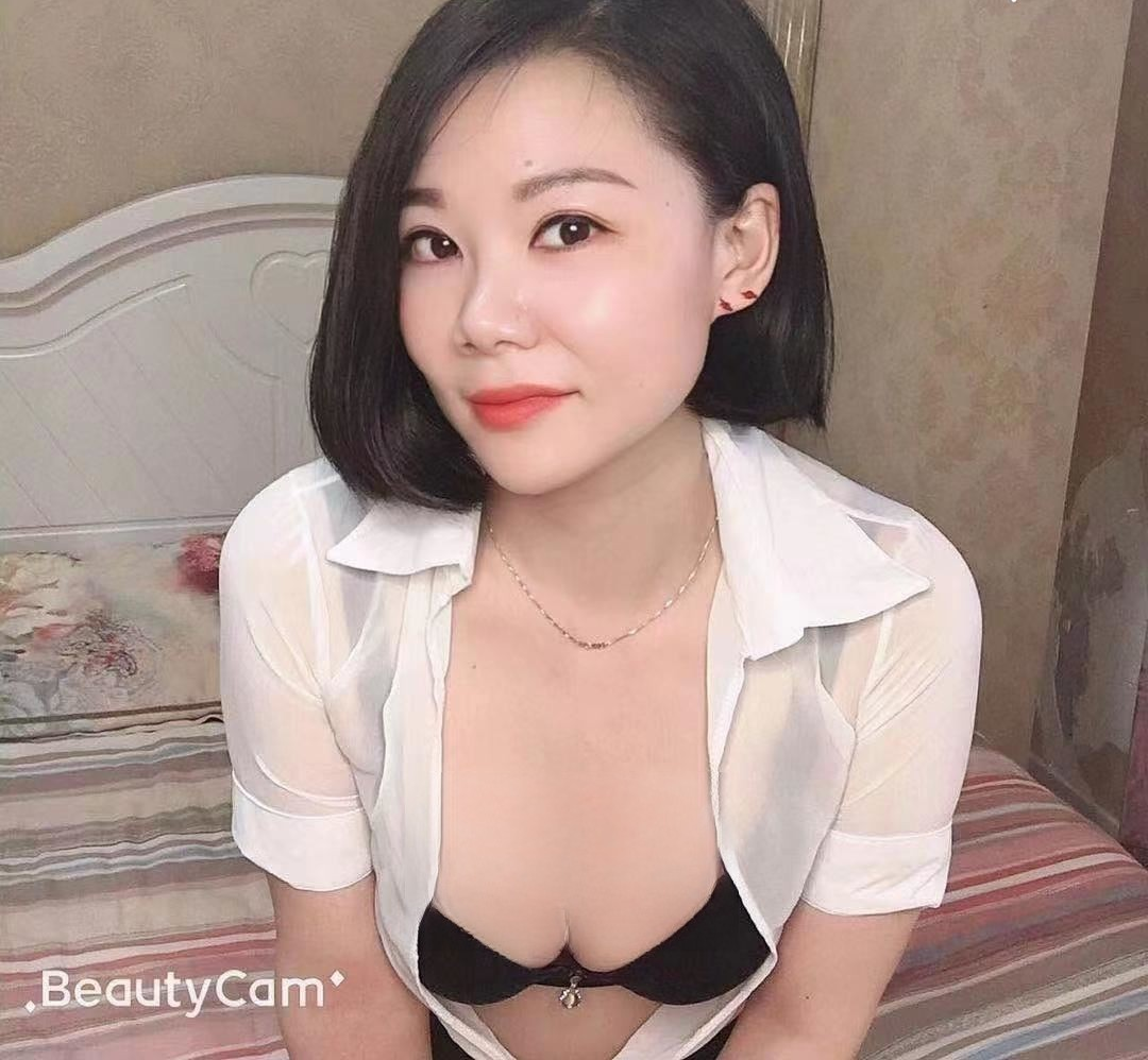 风骚制服大奶丽丽少妇