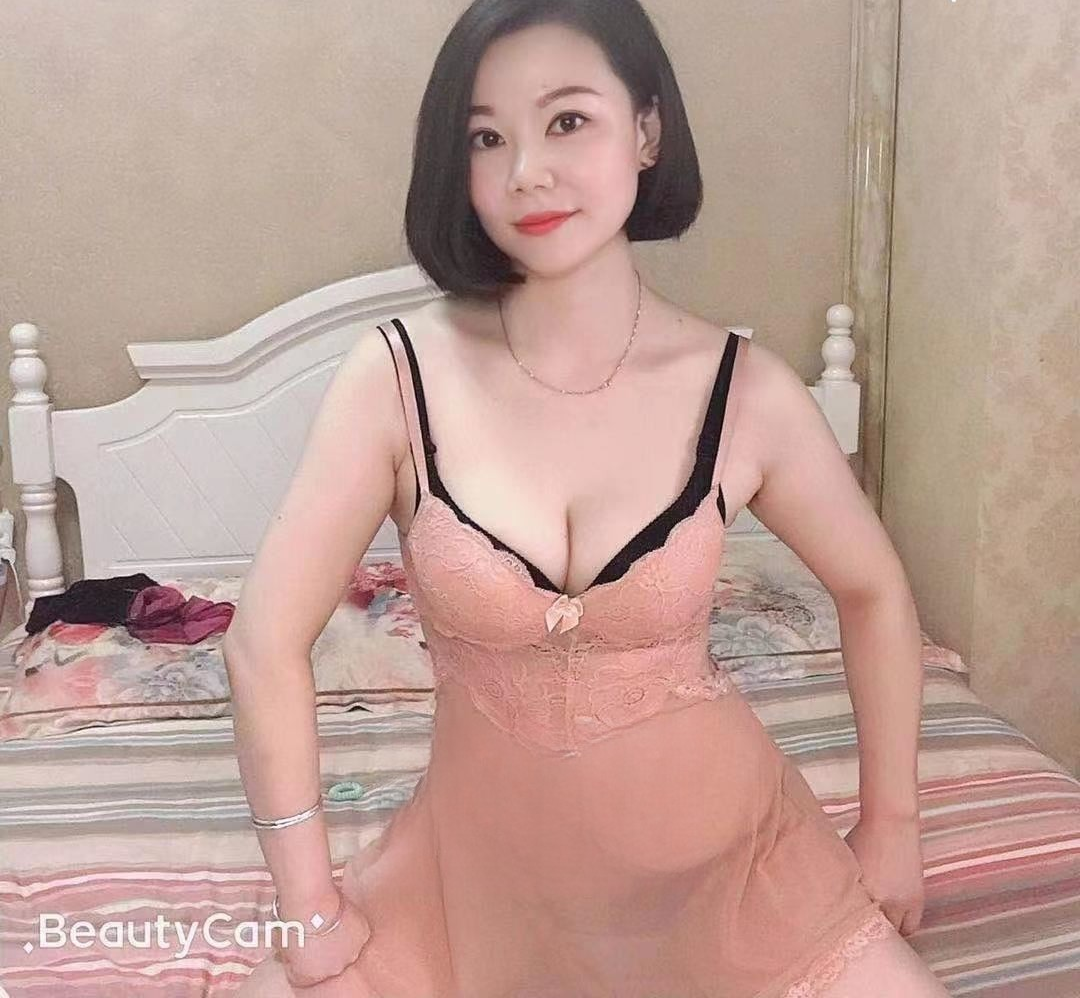 风骚制服大奶丽丽少妇