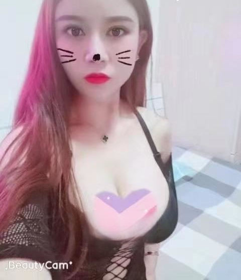 身材丰满型的小少妇
