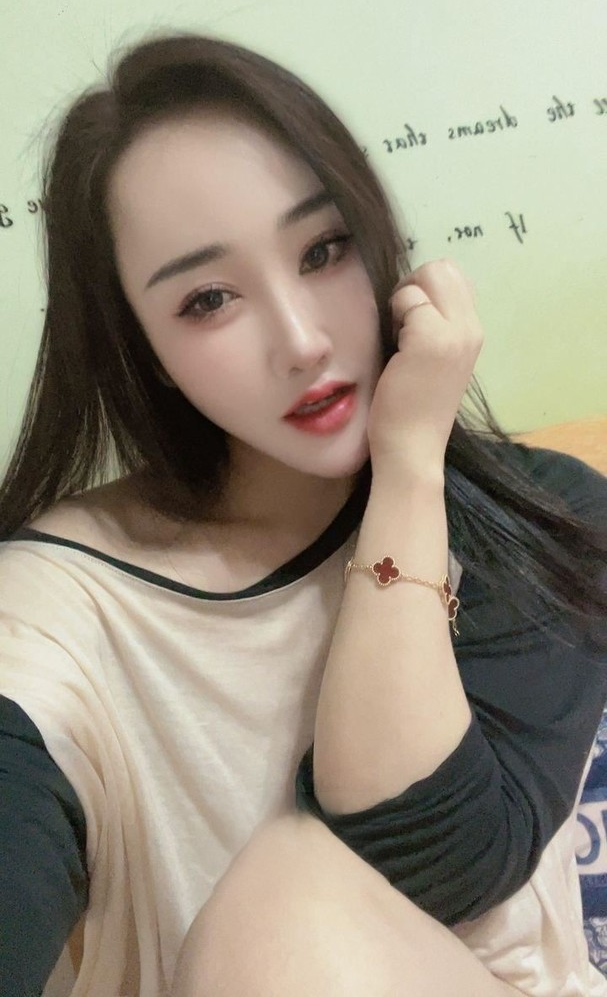 情趣制服大奶活好少妇