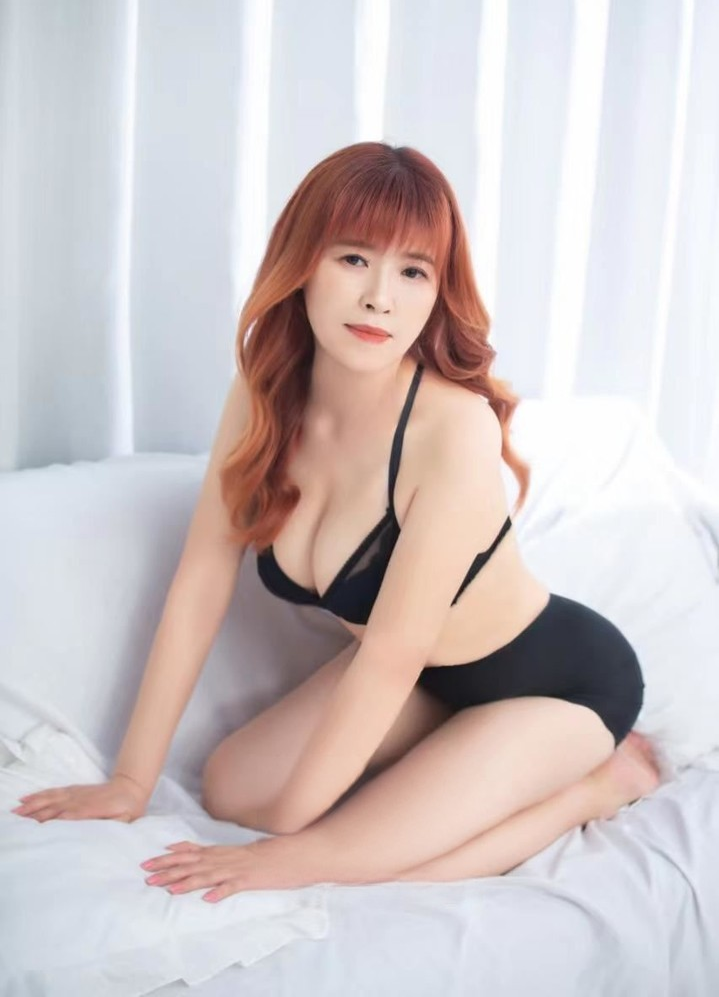 大胸骚货甜甜