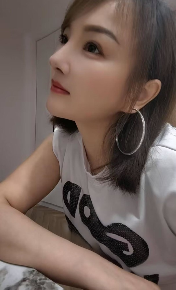 大长腿大奶子小骚货