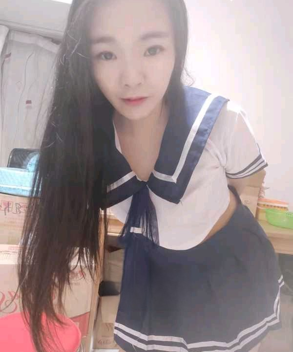 德华村少妇李雨睛，各种制服诱惑