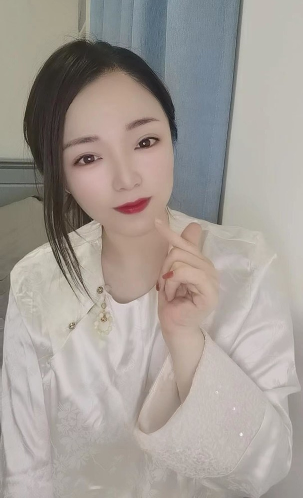 肤白貌美大长腿
