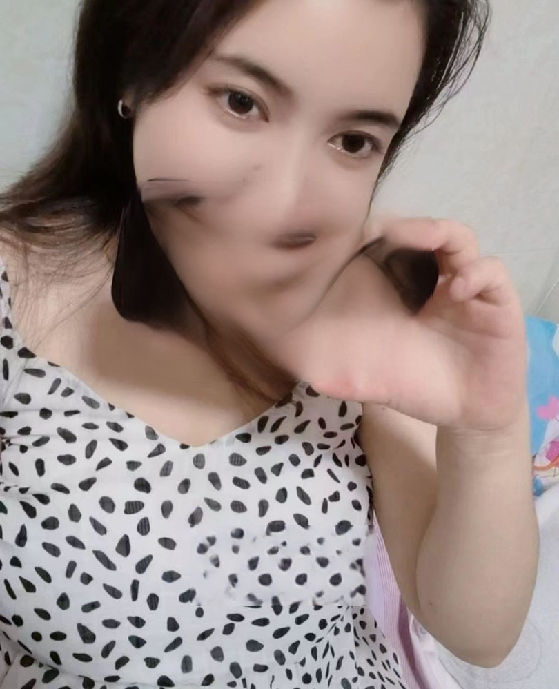 白云微胖默默