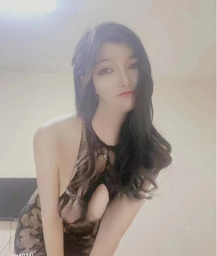 黑丝上位黑寡妇