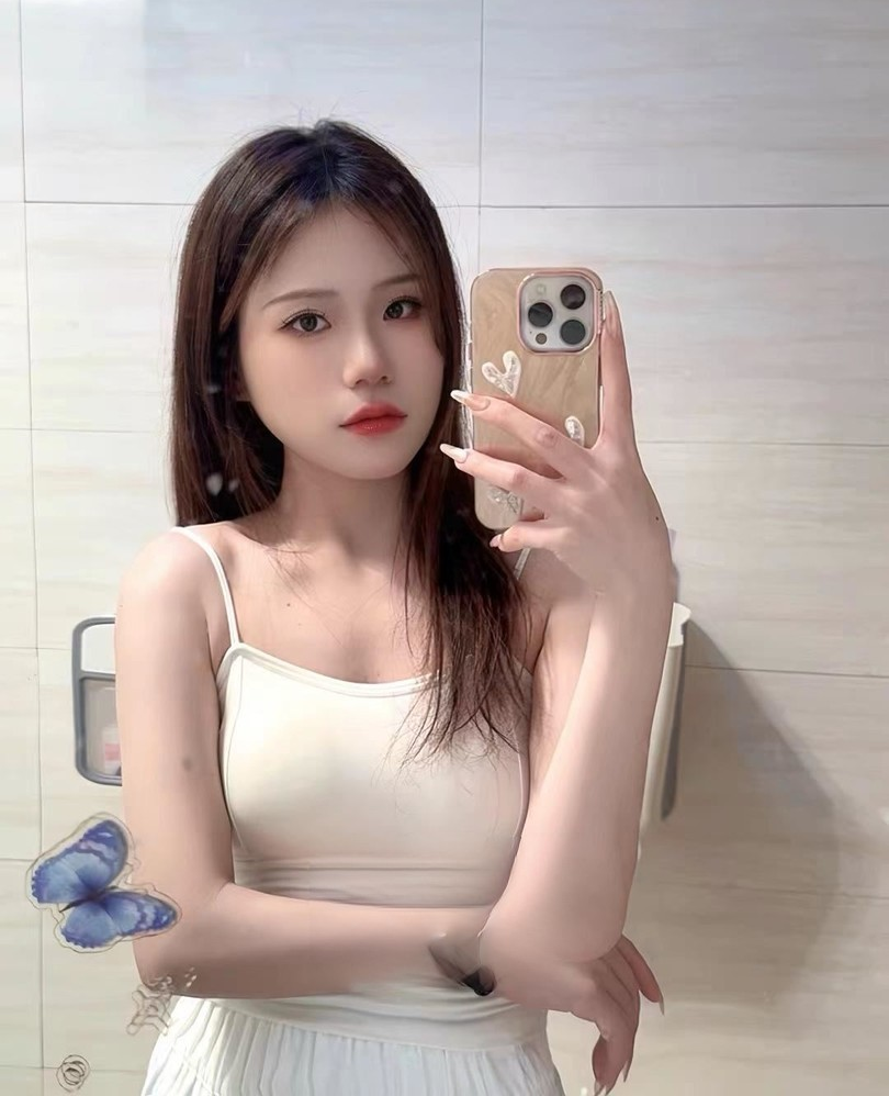 成都粉嫩小妹穴紧水多