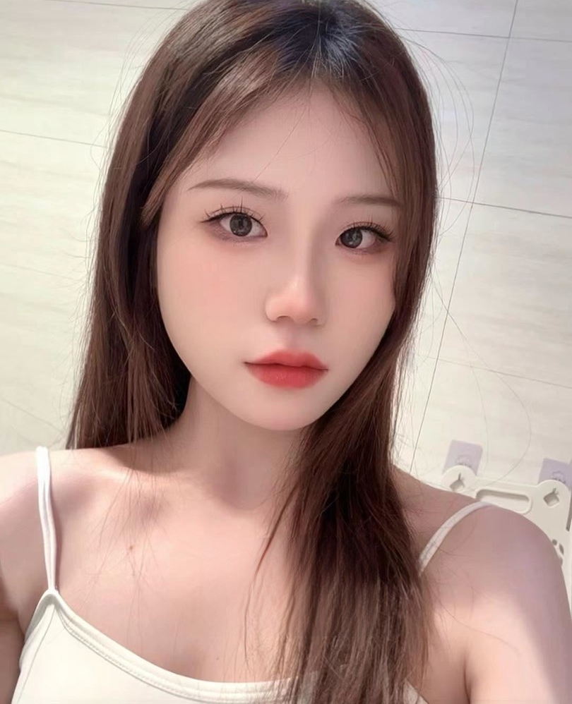 成都粉嫩小妹穴紧水多