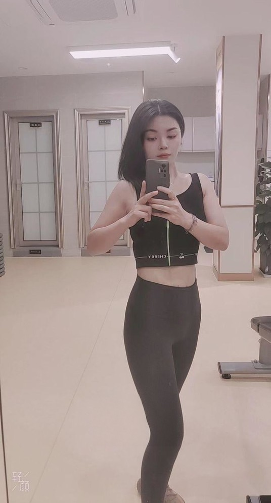 江岸瑜伽老师