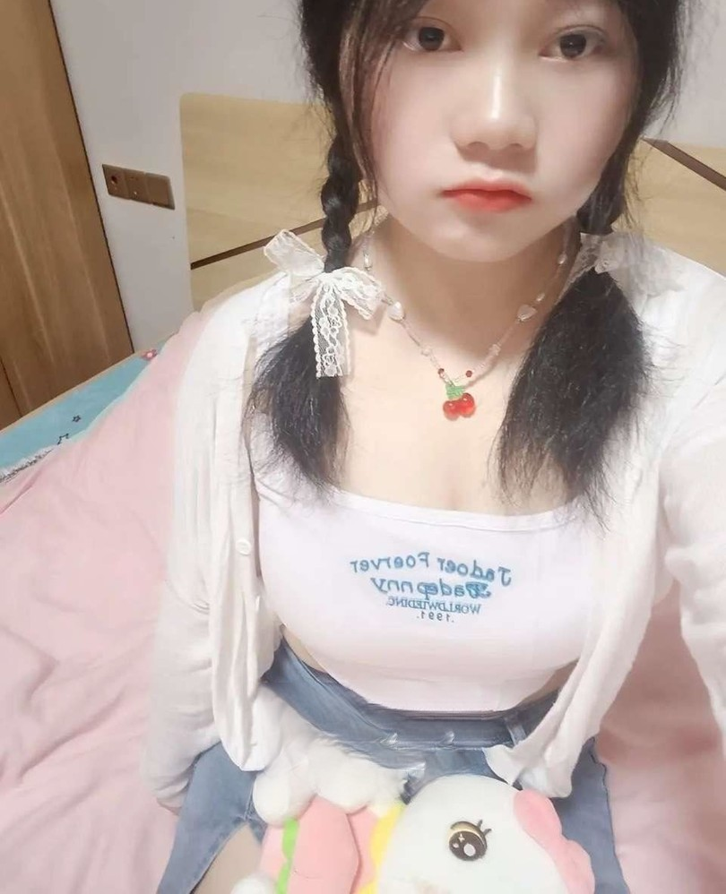 敏感潮喷粉嫩小妹