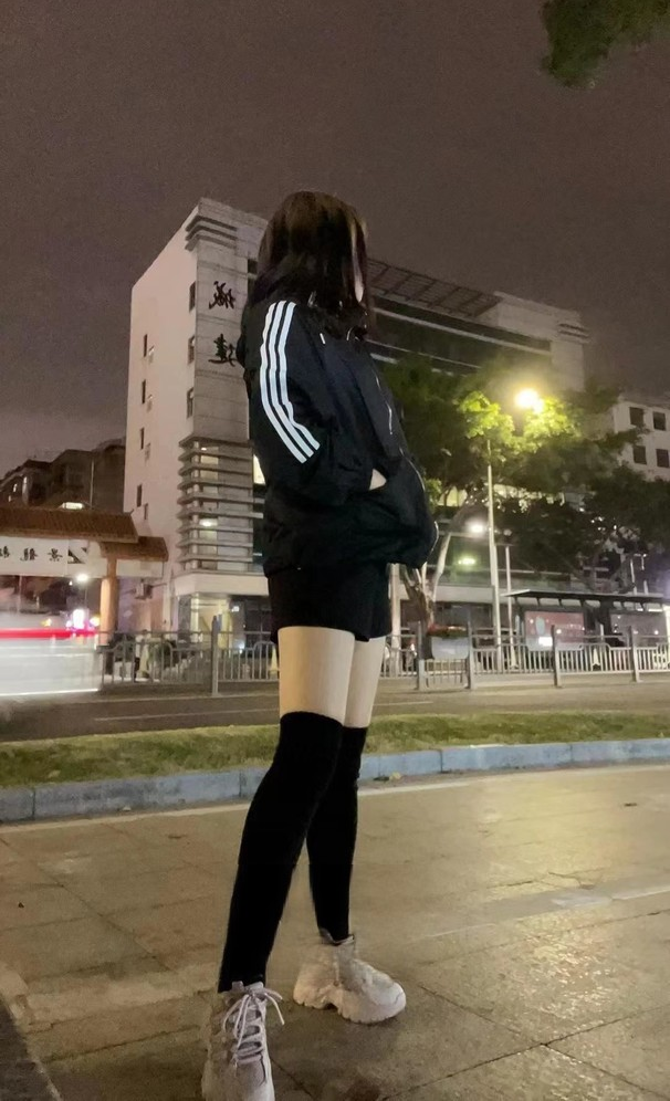 河东莞式服务小美女