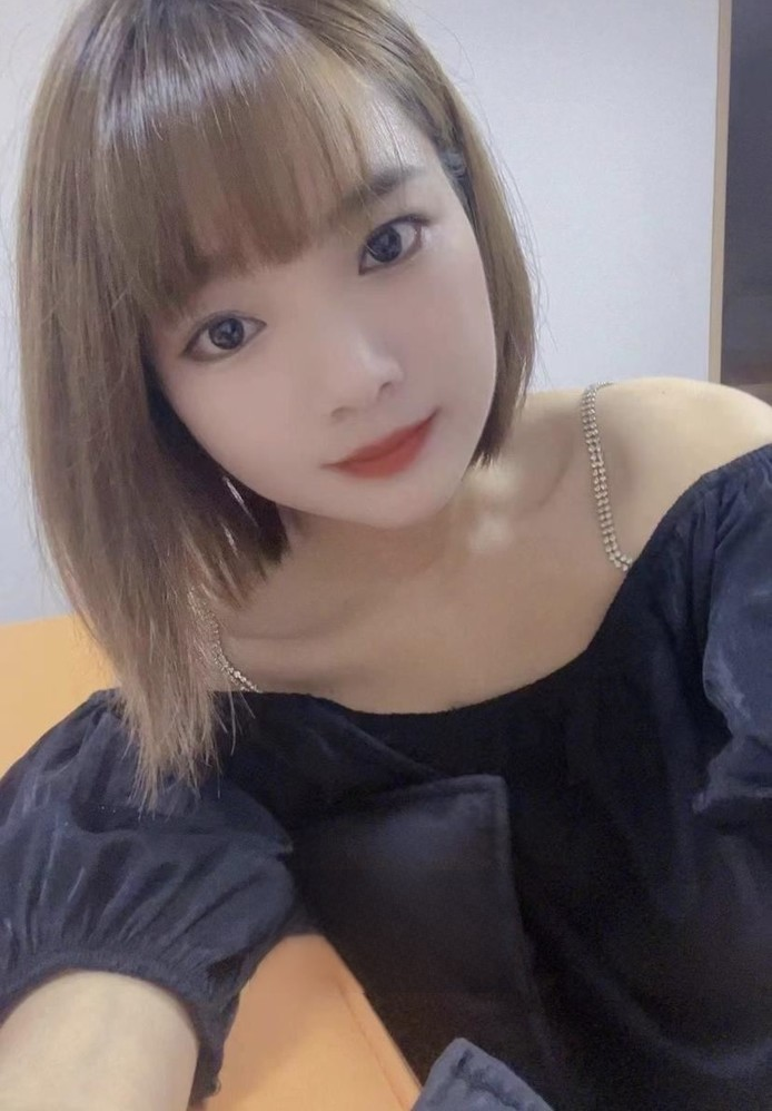 天河新人美女
