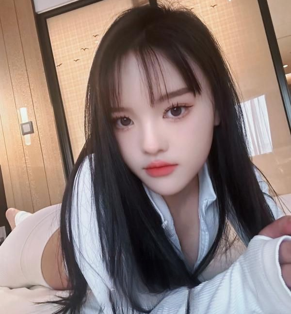 乖巧听话清纯小露